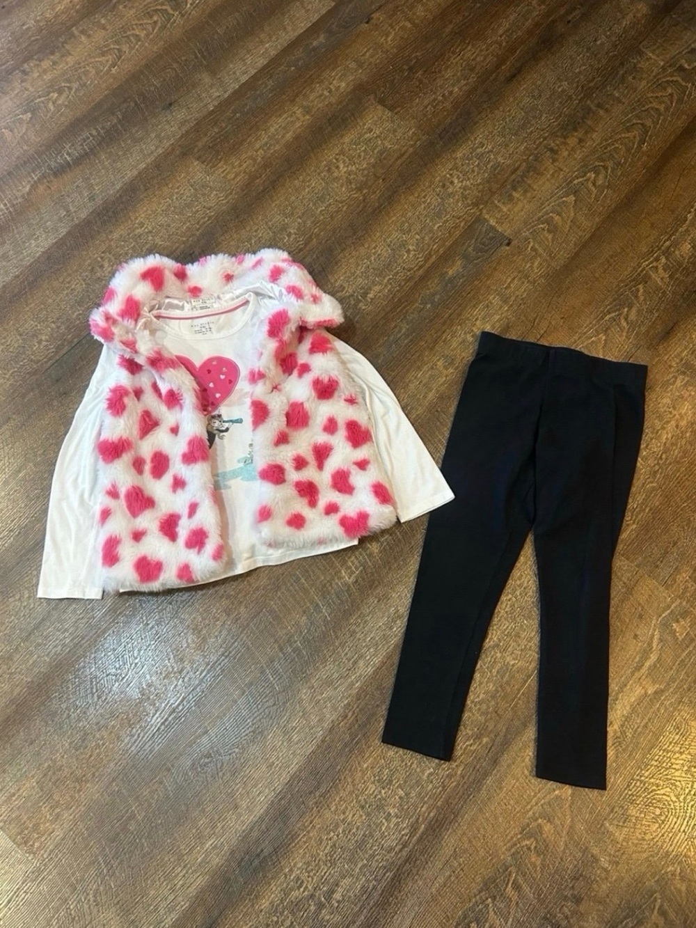 Max Studio White Long Sleeve Tee with Pink Heart Balloon Paris Scene 7/8